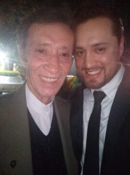 Imágenes para rendir homenaje a persona finada, estas pueden variar en su contenido.