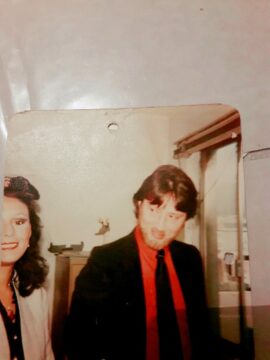 Imágenes para rendir homenaje a persona finada, estas pueden variar en su contenido.