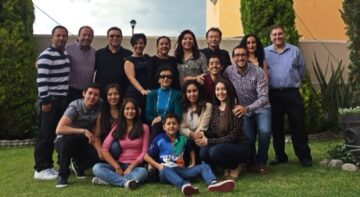 Imágenes para rendir homenaje a persona finada, estas pueden variar en su contenido.