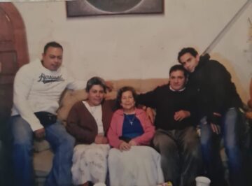 Imágenes para rendir homenaje a persona finada, estas pueden variar en su contenido.