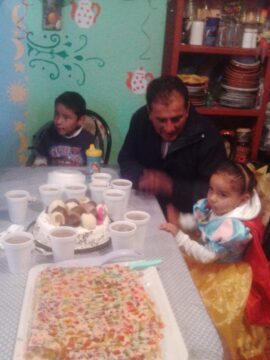 Imágenes para rendir homenaje a persona finada, estas pueden variar en su contenido.