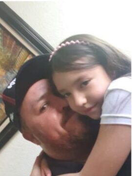 Imágenes para rendir homenaje a persona finada, estas pueden variar en su contenido.