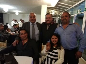 Imágenes para rendir homenaje a persona finada, estas pueden variar en su contenido.