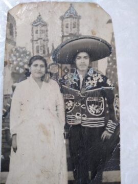 Imágenes para rendir homenaje a persona finada, estas pueden variar en su contenido.