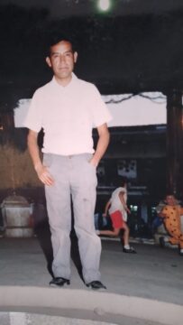 Imágenes para rendir homenaje a persona finada, estas pueden variar en su contenido.