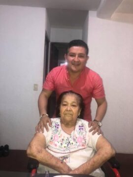 Imágenes para rendir homenaje a persona finada, estas pueden variar en su contenido.