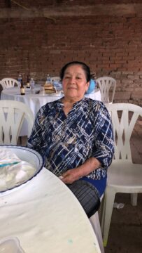 Imágenes para rendir homenaje a persona finada, estas pueden variar en su contenido.