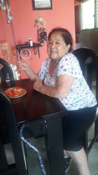 Imágenes para rendir homenaje a persona finada, estas pueden variar en su contenido.