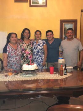 Imágenes para rendir homenaje a persona finada, estas pueden variar en su contenido.