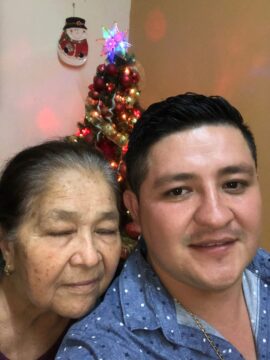 Imágenes para rendir homenaje a persona finada, estas pueden variar en su contenido.