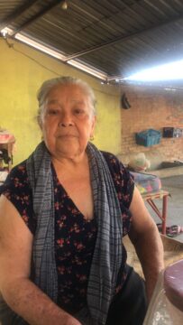 Imágenes para rendir homenaje a persona finada, estas pueden variar en su contenido.