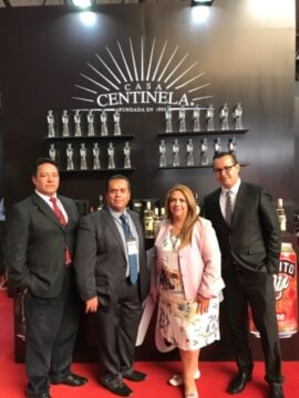 Imágenes para rendir homenaje a persona finada, estas pueden variar en su contenido.