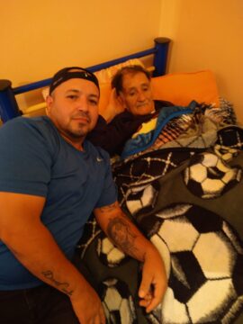 Imágenes para rendir homenaje a persona finada, estas pueden variar en su contenido.