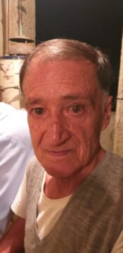 Imágenes para rendir homenaje a persona finada, estas pueden variar en su contenido.