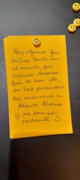 Imágenes para rendir homenaje a persona finada, estas pueden variar en su contenido.