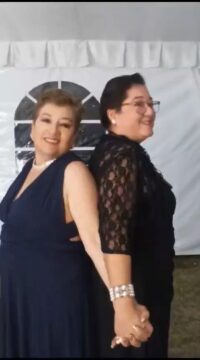 Imágenes para rendir homenaje a persona finada, estas pueden variar en su contenido.