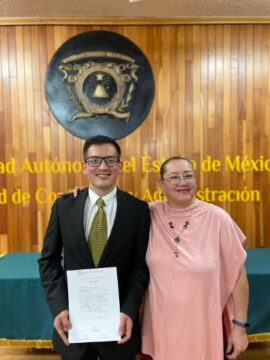 Imágenes para rendir homenaje a persona finada, estas pueden variar en su contenido.