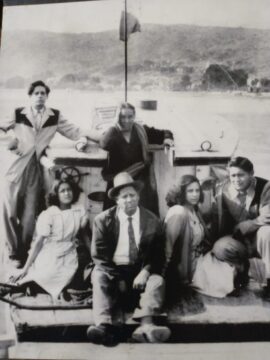 Imágenes para rendir homenaje a persona finada, estas pueden variar en su contenido.