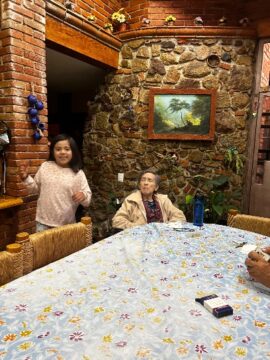 Imágenes para rendir homenaje a persona finada, estas pueden variar en su contenido.