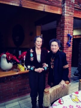 Imágenes para rendir homenaje a persona finada, estas pueden variar en su contenido.