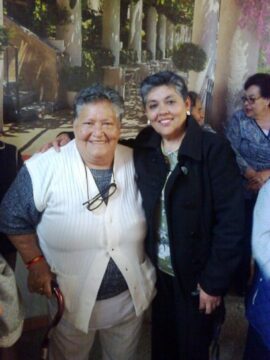 Imágenes para rendir homenaje a persona finada, estas pueden variar en su contenido.