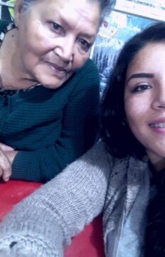 Imágenes para rendir homenaje a persona finada, estas pueden variar en su contenido.