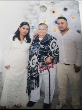 Imágenes para rendir homenaje a persona finada, estas pueden variar en su contenido.