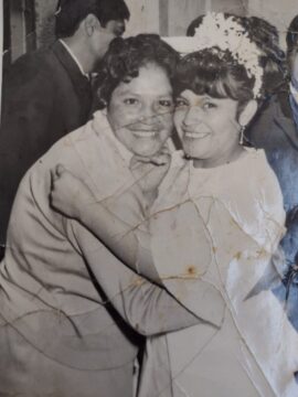 Imágenes para rendir homenaje a persona finada, estas pueden variar en su contenido.