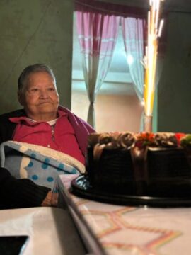 Imágenes para rendir homenaje a persona finada, estas pueden variar en su contenido.