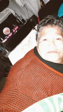 Imágenes para rendir homenaje a persona finada, estas pueden variar en su contenido.