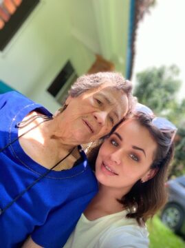 Imágenes para rendir homenaje a persona finada, estas pueden variar en su contenido.