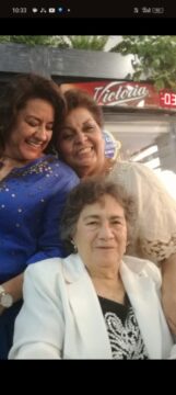 Imágenes para rendir homenaje a persona finada, estas pueden variar en su contenido.