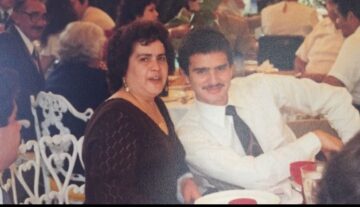 Imágenes para rendir homenaje a persona finada, estas pueden variar en su contenido.