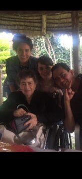 Imágenes para rendir homenaje a persona finada, estas pueden variar en su contenido.