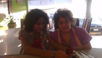 Imágenes para rendir homenaje a persona finada, estas pueden variar en su contenido.