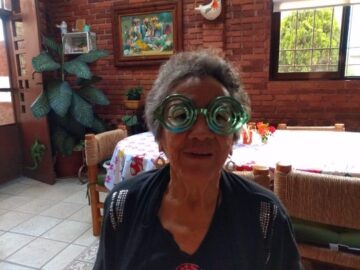 Imágenes para rendir homenaje a persona finada, estas pueden variar en su contenido.