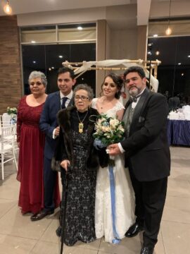 Imágenes para rendir homenaje a persona finada, estas pueden variar en su contenido.