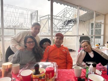 Imágenes para rendir homenaje a persona finada, estas pueden variar en su contenido.