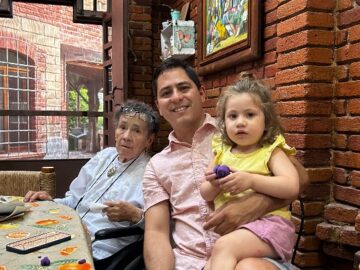 Imágenes para rendir homenaje a persona finada, estas pueden variar en su contenido.