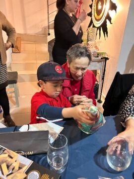 Imágenes para rendir homenaje a persona finada, estas pueden variar en su contenido.