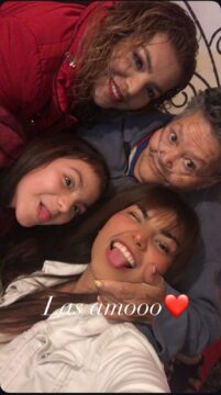 Imágenes para rendir homenaje a persona finada, estas pueden variar en su contenido.