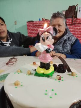 Imágenes para rendir homenaje a persona finada, estas pueden variar en su contenido.