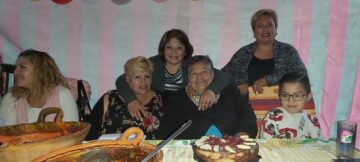 Imágenes para rendir homenaje a persona finada, estas pueden variar en su contenido.