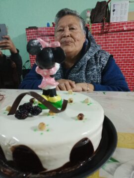 Imágenes para rendir homenaje a persona finada, estas pueden variar en su contenido.