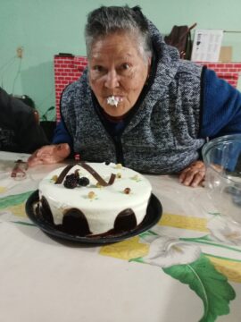 Imágenes para rendir homenaje a persona finada, estas pueden variar en su contenido.