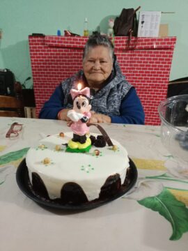 Imágenes para rendir homenaje a persona finada, estas pueden variar en su contenido.