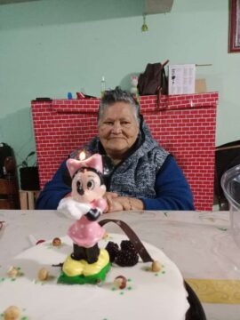 Imágenes para rendir homenaje a persona finada, estas pueden variar en su contenido.