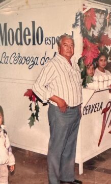 Imágenes para rendir homenaje a persona finada, estas pueden variar en su contenido.