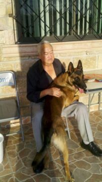 Imágenes para rendir homenaje a persona finada, estas pueden variar en su contenido.