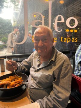 Imágenes para rendir homenaje a persona finada, estas pueden variar en su contenido.